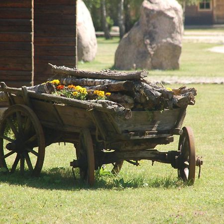 Töllu Туристическая деревня Курессааре Экстерьер фото