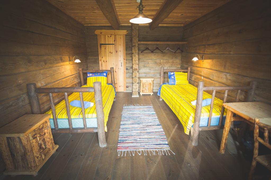 Töllu Туристическая деревня Курессааре Экстерьер фото